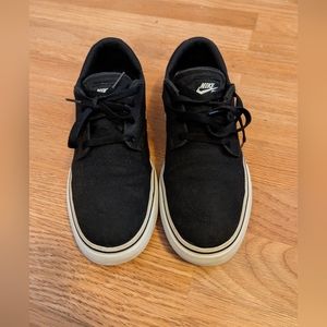 Nike, shoes for men, Size 9.5